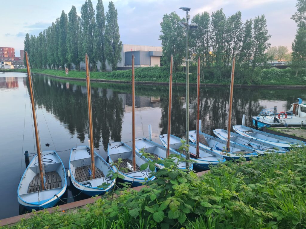 Boten te water is begin vaarseizoen